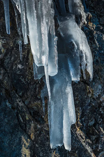 Textura impressionante de gelo icicles perto do lago Vorderer Gosausee . — Fotografia de Stock