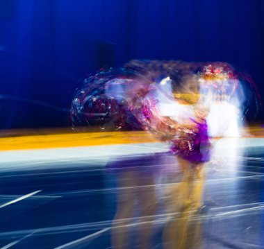 Dansta soyut hareket. Çocuk topluluğu. Moskova. Rusya