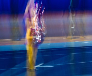 Dansta soyut hareket. Çocuk topluluğu. Moskova. Rusya