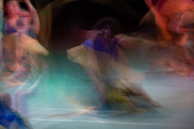 Dansta soyut hareket. Çocuk topluluğu. Moskova. Rusya