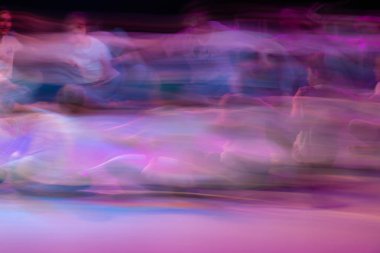 Dansta soyut hareket. Çocuk topluluğu. Moskova. Russi