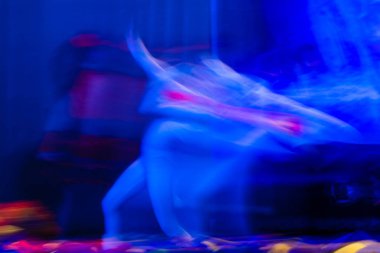 Dansta soyut hareket. Çocuk topluluğu. Moskova. Russi