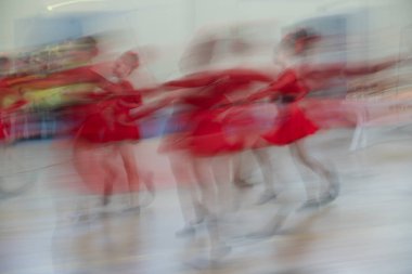 Dansta soyut hareket. Çocuk topluluğu. Moskova. Rusya