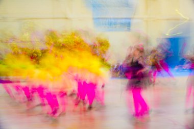 Dansta soyut hareket. Çocuk topluluğu. Moskova. Rusya