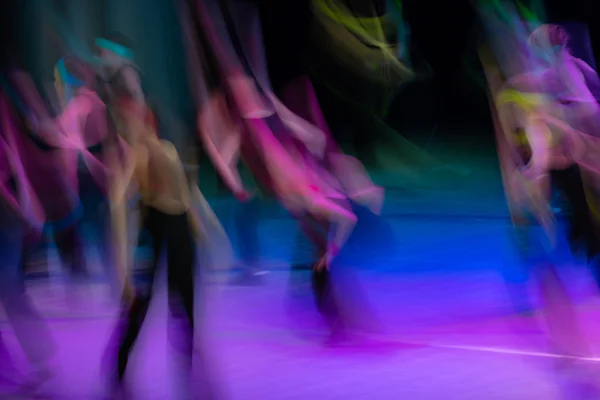 Movimiento abstracto en la danza. Conjunto de niños. Moscú. Russi. — Foto de Stock