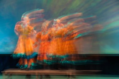 Dansta soyut hareket. Çocuk topluluğu. Moskova. Rusya