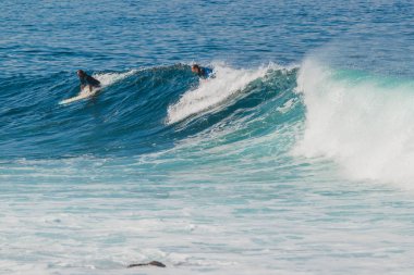 La Santa bodyboarding ve sörf için iyi bir yerdir. Lanzarote. Kanarya Adaları. İspanya