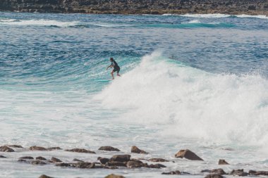 La Santa bodyboarding ve sörf için iyi bir yerdir. Lanzarote. Kanarya Adaları. İspanya