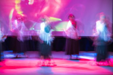 Dans güzel hareketleri, uzun pozlama vurdu. Moskova. Rusya