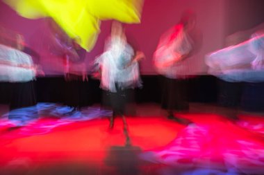 Dans güzel hareketleri, uzun pozlama vurdu. Moskova. Rusya