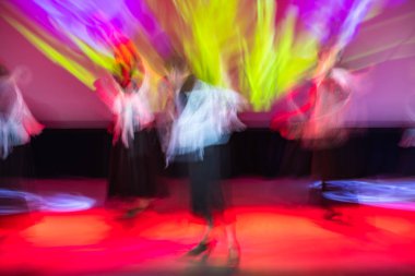 Dans güzel hareketleri, uzun pozlama vurdu. Moskova. Rusya