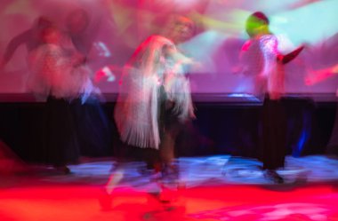 Dans güzel hareketleri, uzun pozlama vurdu. Moskova. Rusya