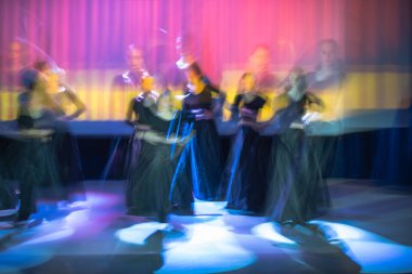 Dans güzel hareketleri, uzun pozlama vurdu. Moskova. Rusya