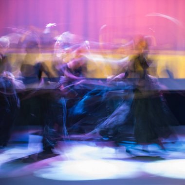 Dans güzel hareketleri, uzun pozlama vurdu. Moskova. Rusya