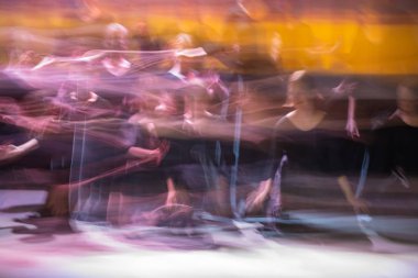 Dans güzel hareketleri, uzun pozlama vurdu. Moskova. Rusya