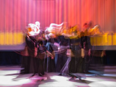 Dans güzel hareketleri, uzun pozlama vurdu. Moskova. Rusya