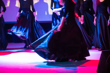 Dans güzel hareketleri, uzun pozlama vurdu. Moskova. Rusya