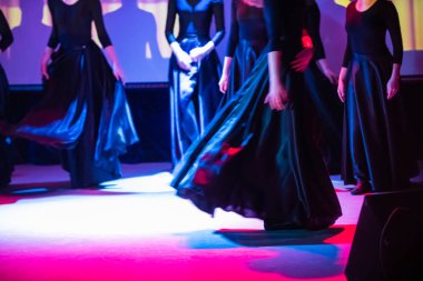 Dans güzel hareketleri, uzun pozlama vurdu. Moskova. Rusya