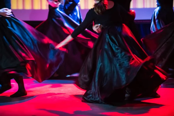 Dans güzel hareketleri, uzun pozlama vurdu. Moskova. Rusya