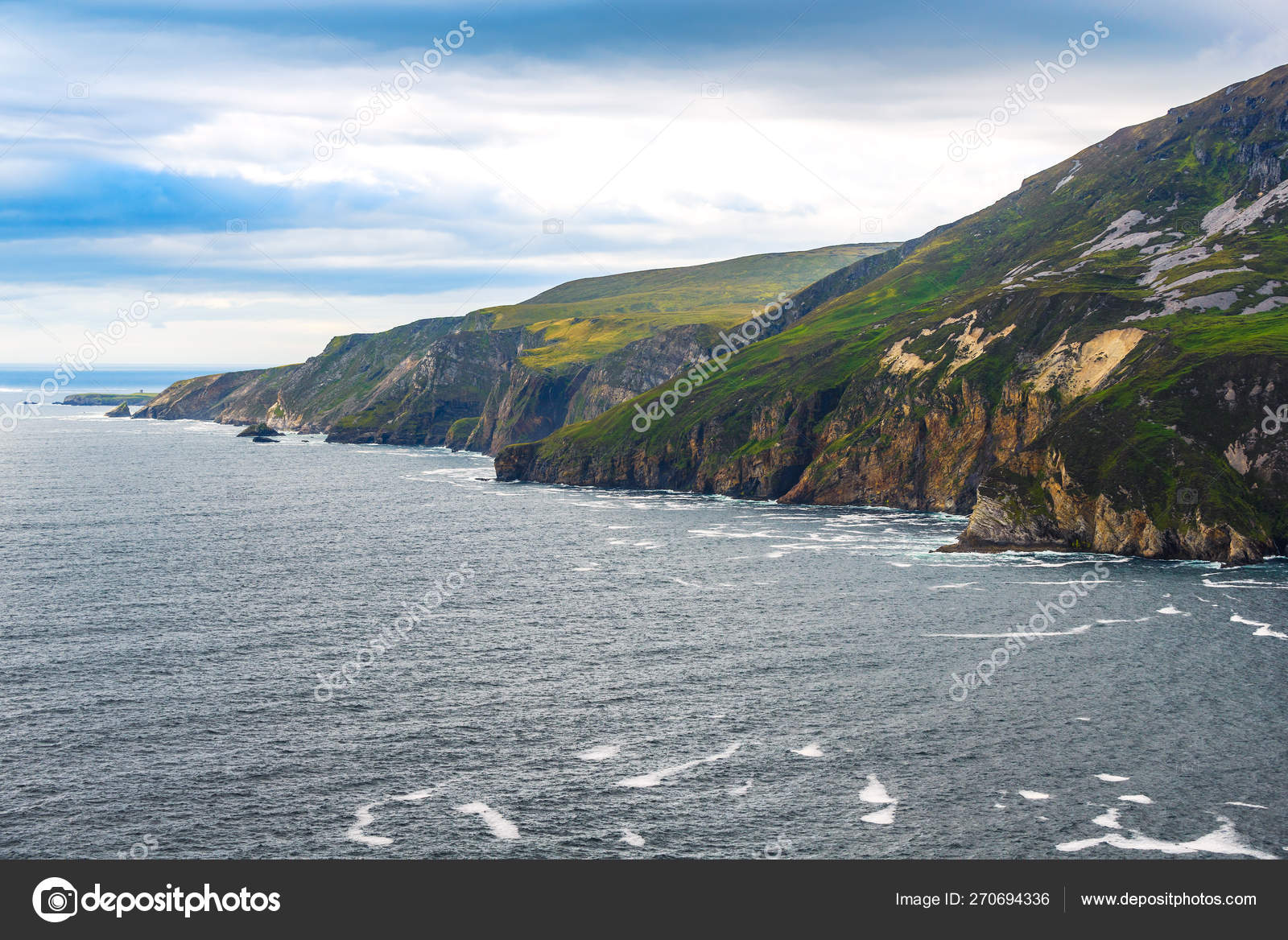 爱尔兰是世界上最美丽的国家之一它通常被称为翡翠岛其独特的自然景观——图库图片© alexanderkonsta #270694336