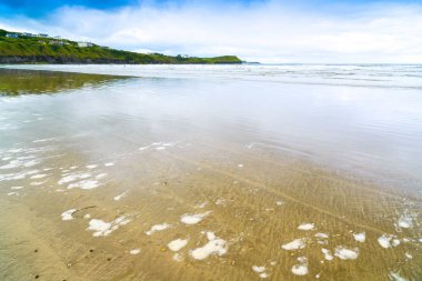 İrlanda dünyanın en güzel ülkelerinden biridir. Genellikle eşsiz doğal manzaralar için Zümrüt Adası denir