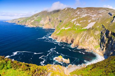 Ireland is one of the most beautiful countries in the world. It is often called the Emerald Island for its unique natural landscapes clipart