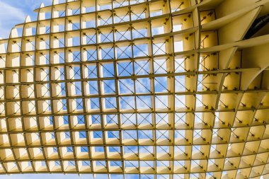 Metropol Parasol inanılmaz bir mimari yapıdır. Sevil