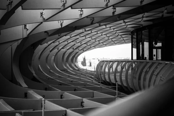 Черно-белые абстрактные архитектурные композиции. Севилья. И... — стоковое фото