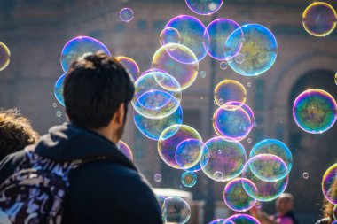Spain.Seville Meydanı'nda ilginç skeçler. Endülüs. S