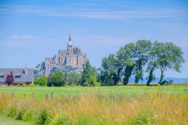 Hermosa Vista Abadía Del Mont Saint Michel Soleado Día Verano — Foto de Stock