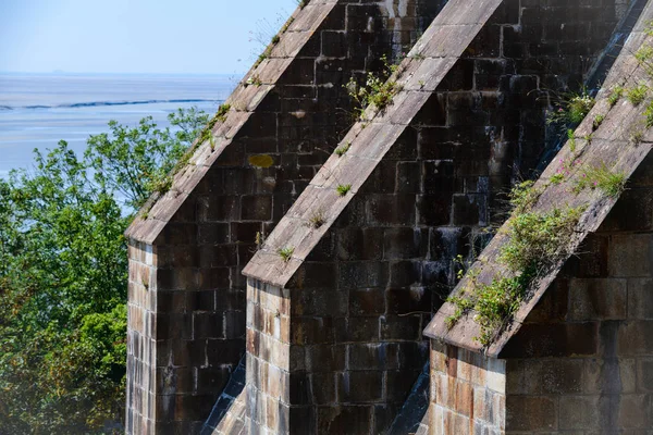 圣米歇尔山的中世纪修道院 岛上城市内寺庙的详细信息 诺曼底 — 图库照片