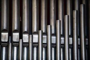 St. Michael Kilisesi'nde organ. Mont S ortaçağ manastırı