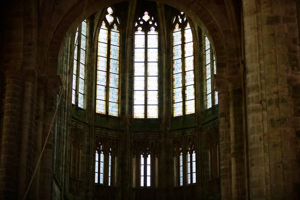 Середньовічне абатство Мон-Сен-Мішель. Детальна інформація про храми — стокове фото