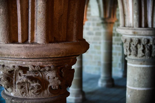 L'abbazia medievale di Mont Saint-Michel. Dettagli dei templi — Foto Stock