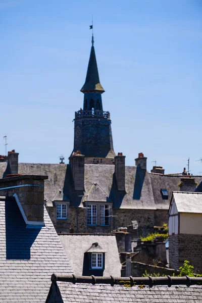 Szkice ulic malowniczego bretońskiego miasta Dinan. Brittan — Zdjęcie stockowe