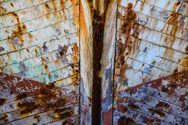 오래된 버려진 배의 파편. 카마레 쉬르 메르.브리타니. — 스톡 사진