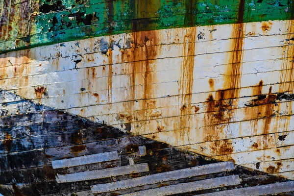 古い放棄された船の破片カマレット・シュル・マーブルターニュ — ストック写真