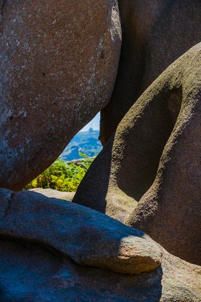 Paisagem incrível na ilha Renote em Tregastel. Bretanha. — Fotografia de Stock