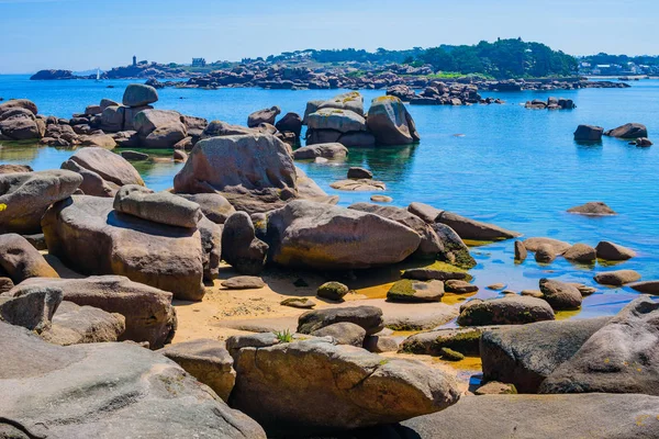Incredible landscape on the island Renote in Tregastel. Brittany — Stock Photo, Image