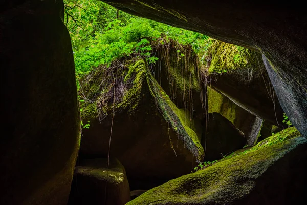 Increíble La Grotte du Diable. Huelgoat. Brittany. Francia —  Fotos de Stock