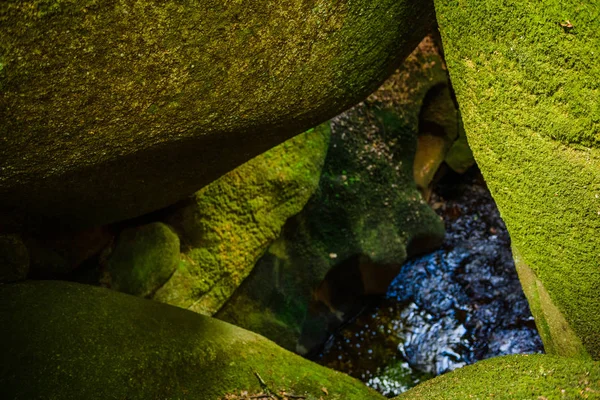 Increíble La Grotte du Diable. Huelgoat. Brittany. Francia —  Fotos de Stock