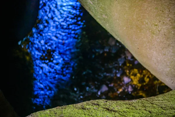 Hihetetlen La Grotte du Diable. A huelgoat. Bretagne. Franciaország — Stock Fotó