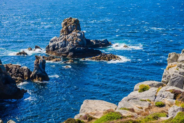 Ongelooflijk zeegezicht op het Crozon schiereiland. Finister. Bretagne. — Stockfoto