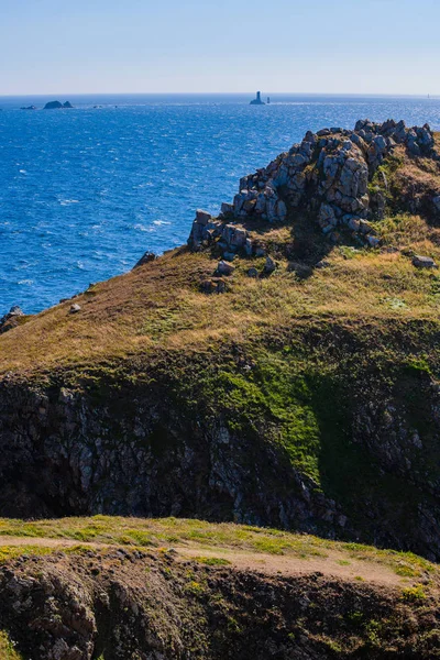 Neuvěřitelný přímořský mys na poloostrově Crozon. Finistere. Brittany. — Stock fotografie