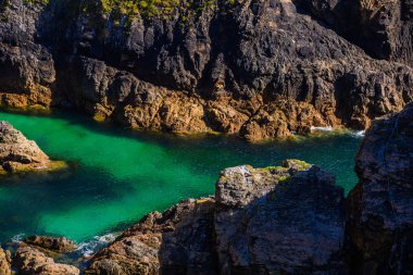 Crozon Yarımadası 'nda inanılmaz bir deniz manzarası var. Finister. Britanya..