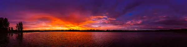 Magnifique Panorama Coucher Soleil Sur Incroyable Lac Forestier — Photo