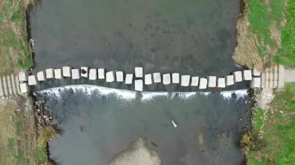Adam Suyeong Nehir Busan Güney Kore Asya Bozkır Köprü Çapraz — Stok video