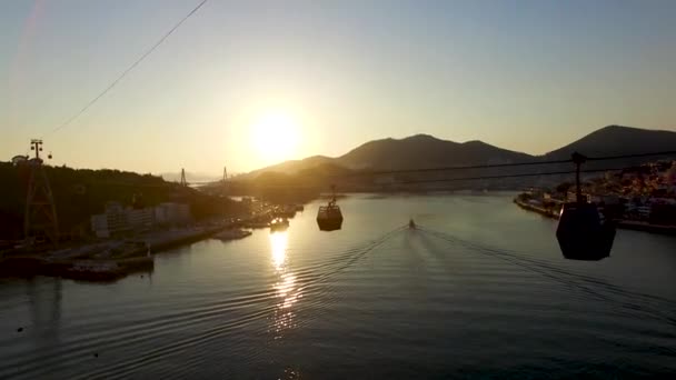 Luftaufnahme Der Seilbahn Und Des Leuchtturms Auf Yeosu Jeollanamdo Südkorea — Stockvideo