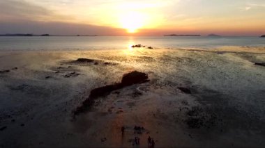 Günbatımı çamur düz Janghang Songlim dağ orman Resort, Seocheon, Chungcheongnamdo, Güney Kore, Asya