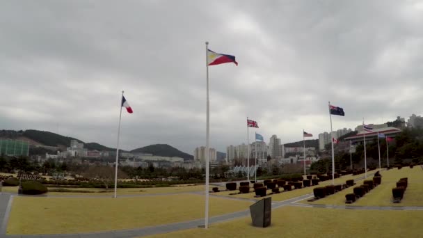 Cementerio Conmemorativo Onu Corea Rinde Homenaje Soldados Onu Países Ayuda — Vídeos de Stock
